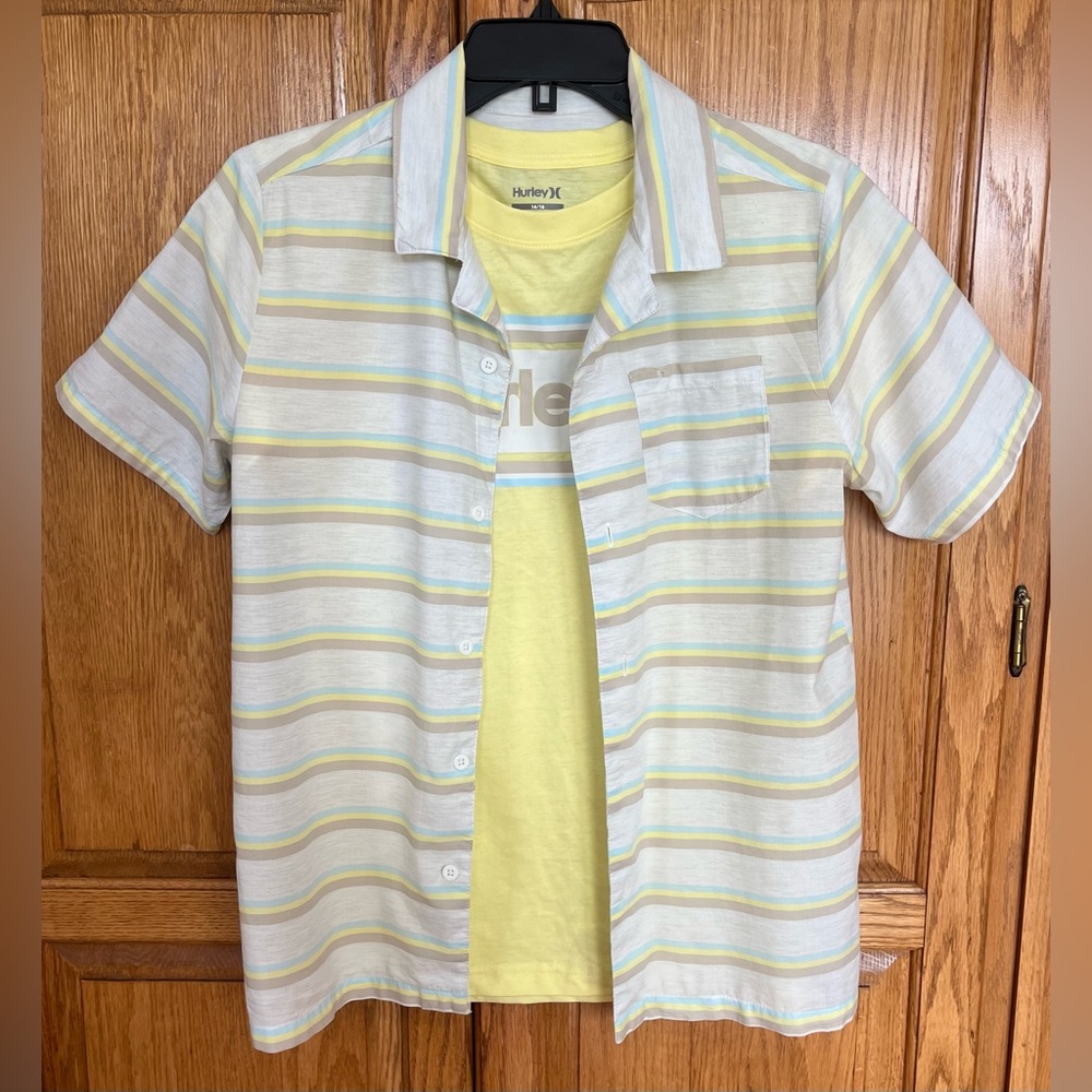 Hurley Boys short sleeve button-down shirt and T-shirt, 2 piece set. Size 14/16